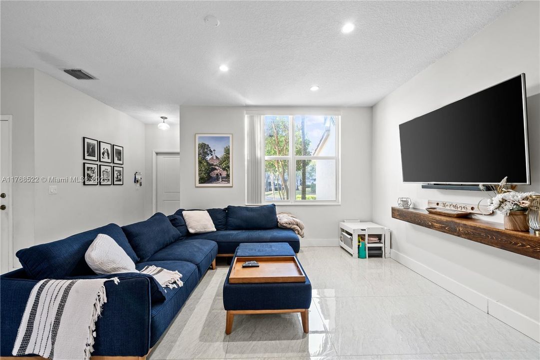 Vendido Recientemente: $525,000 (3 camas, 2 baños, 0 Pies cuadrados)