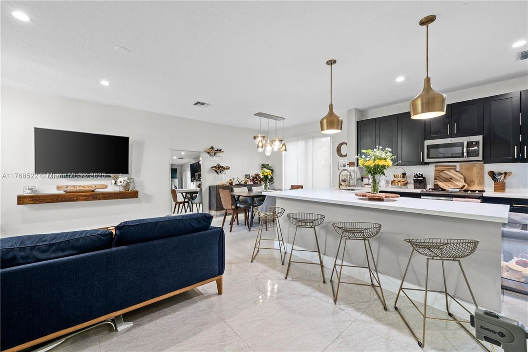 Vendido Recientemente: $525,000 (3 camas, 2 baños, 0 Pies cuadrados)