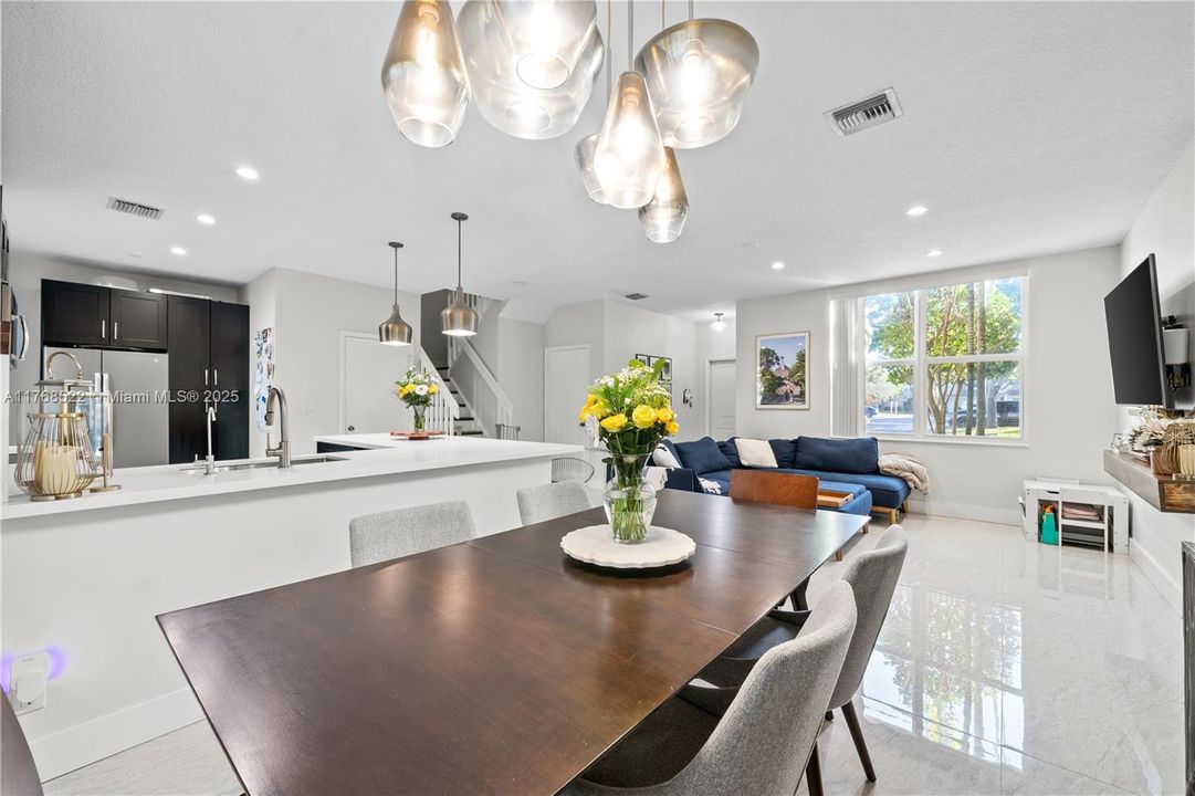 Vendido Recientemente: $525,000 (3 camas, 2 baños, 0 Pies cuadrados)