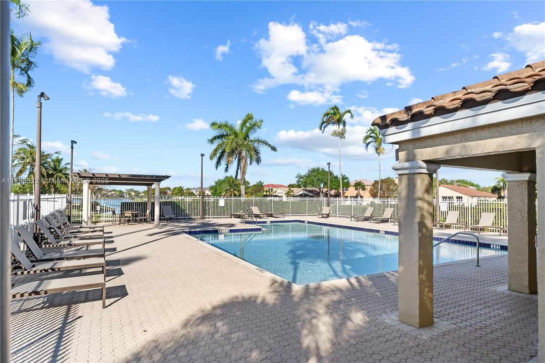 Vendido Recientemente: $525,000 (3 camas, 2 baños, 0 Pies cuadrados)