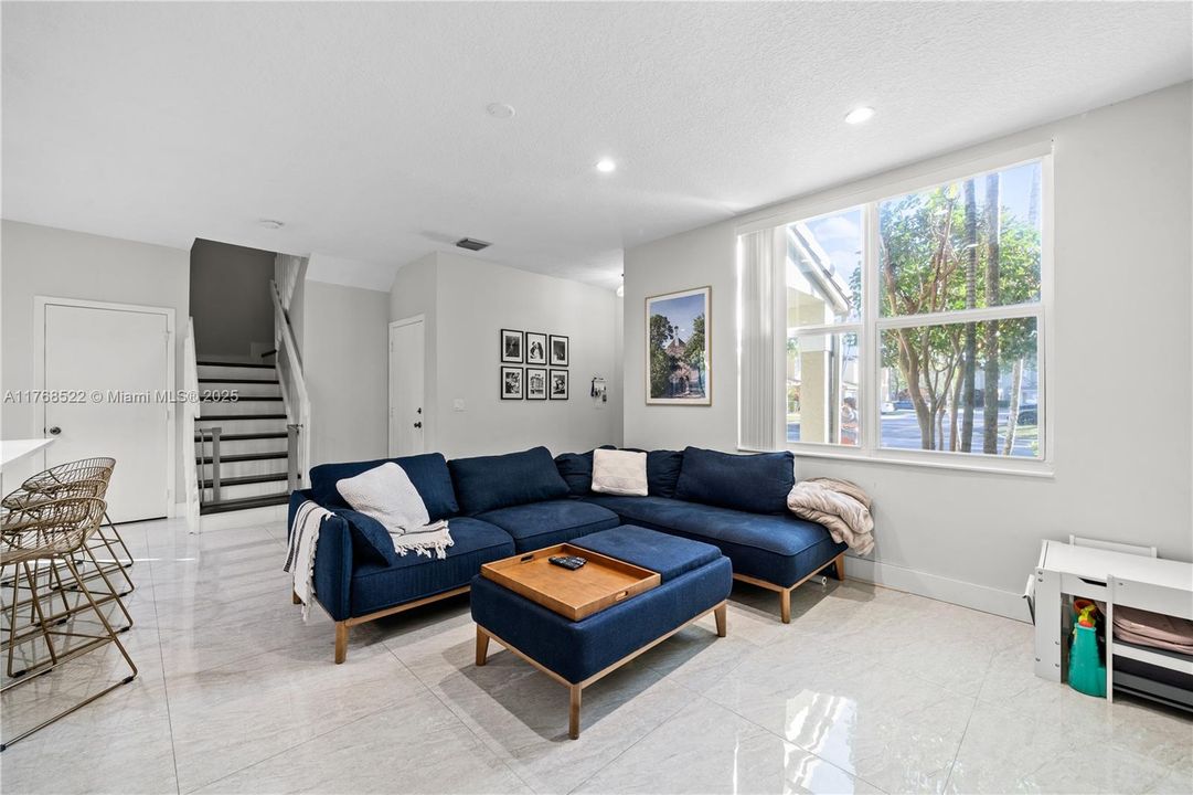 Vendido Recientemente: $525,000 (3 camas, 2 baños, 0 Pies cuadrados)