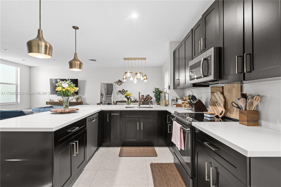 Vendido Recientemente: $525,000 (3 camas, 2 baños, 0 Pies cuadrados)