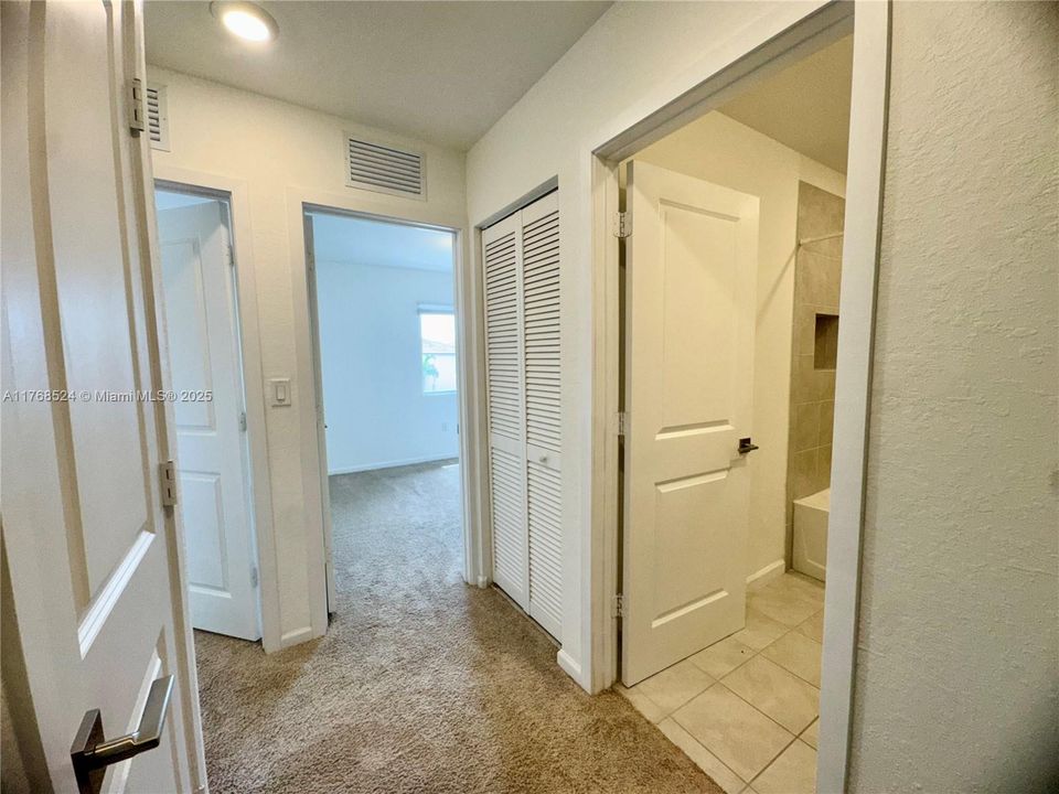 Recientemente alquilado: $2,400 (3 camas, 2 baños, 1302 Pies cuadrados)