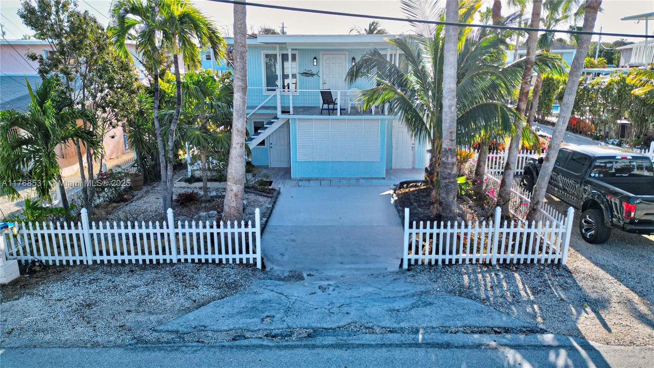 Recently Sold: $1,599,000 (4 beds, 2 baths, 0 Square Feet)