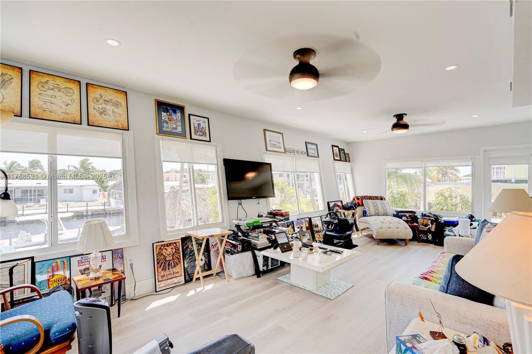 Recently Sold: $1,599,000 (4 beds, 2 baths, 0 Square Feet)