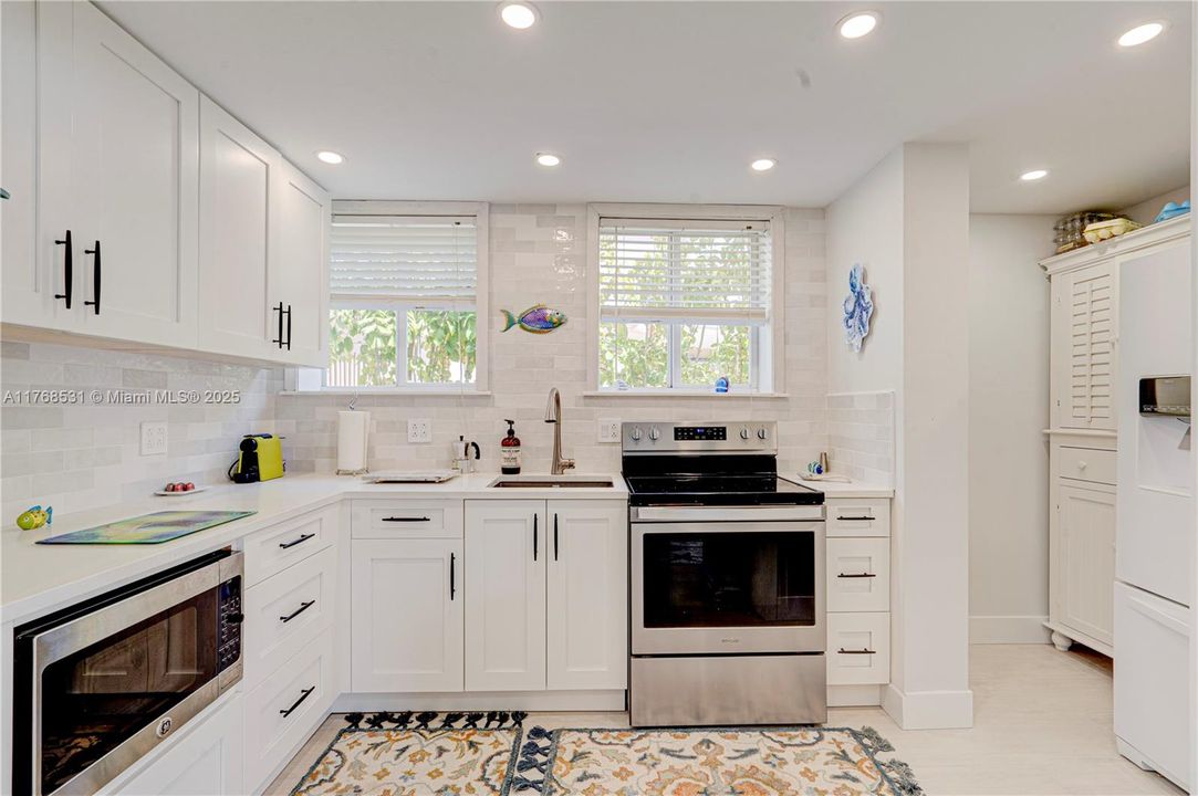 Recently Sold: $1,599,000 (4 beds, 2 baths, 0 Square Feet)