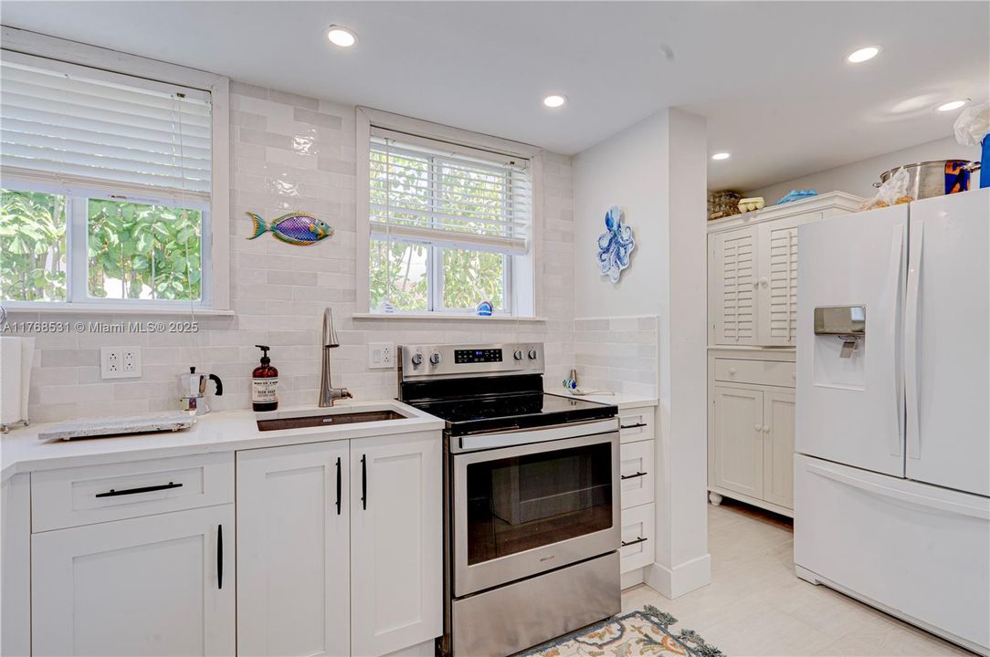 Recently Sold: $1,599,000 (4 beds, 2 baths, 0 Square Feet)