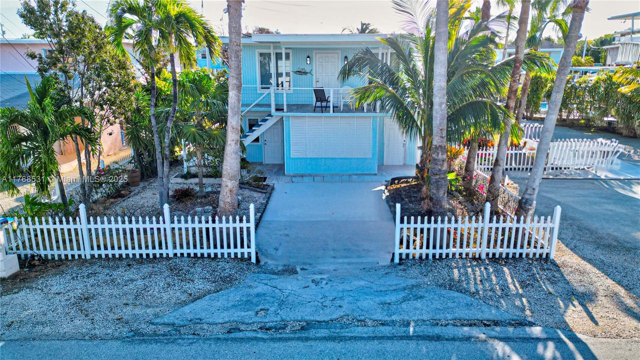 Recently Sold: $1,599,000 (4 beds, 2 baths, 0 Square Feet)