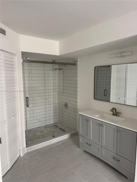 For Sale: $469,000 (2 beds, 2 baths, 910 Square Feet)