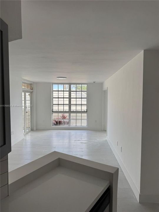 For Sale: $469,000 (2 beds, 2 baths, 910 Square Feet)