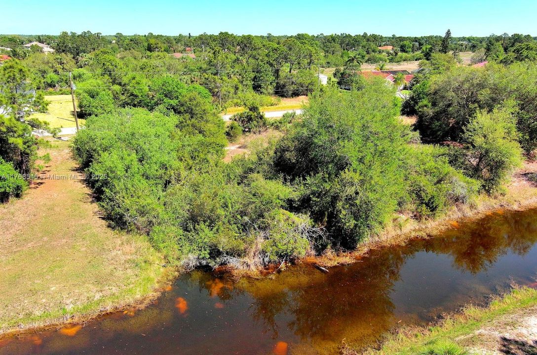 最近售出: $31,000 (0.31 acres)