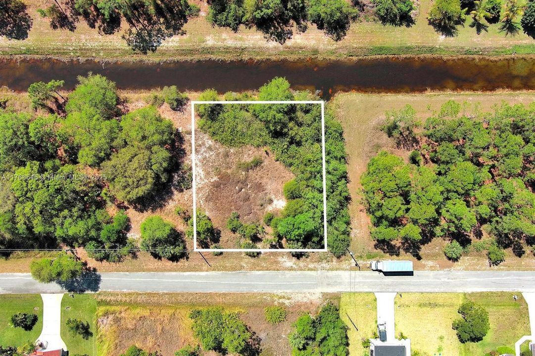 最近售出: $31,000 (0.31 acres)