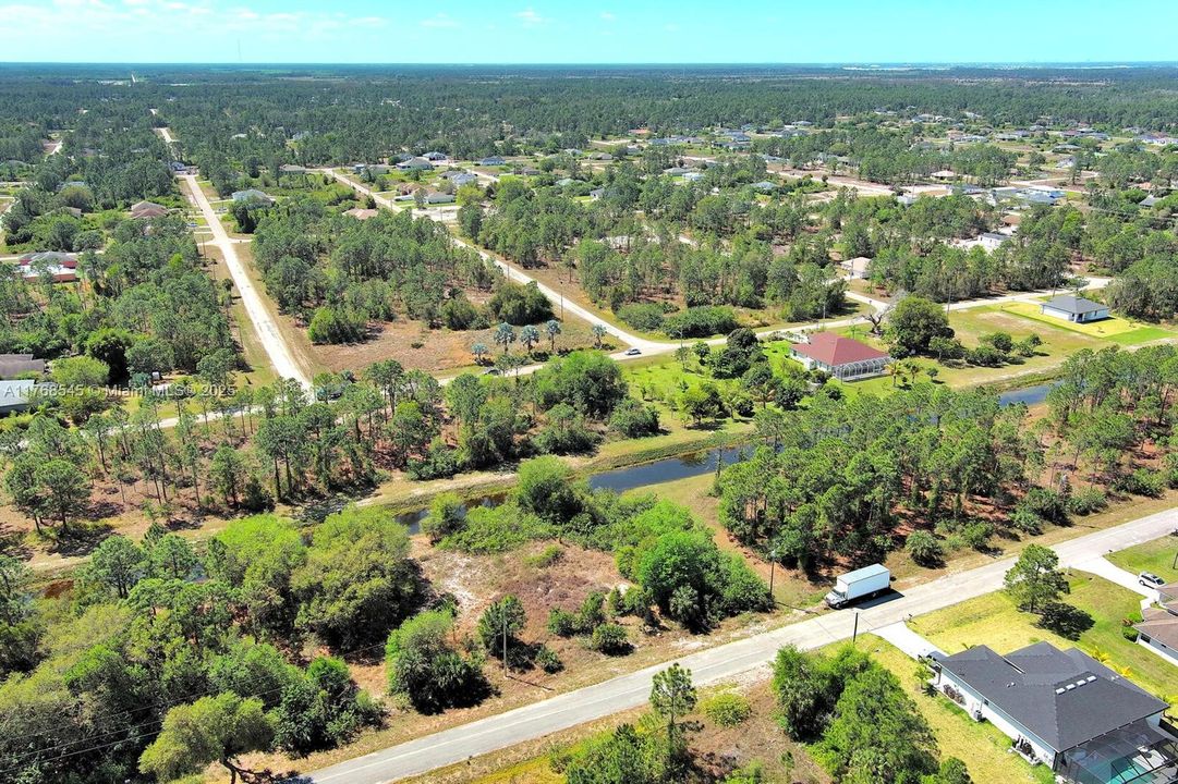 最近售出: $31,000 (0.31 acres)