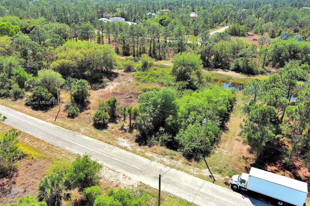 最近售出: $31,000 (0.31 acres)