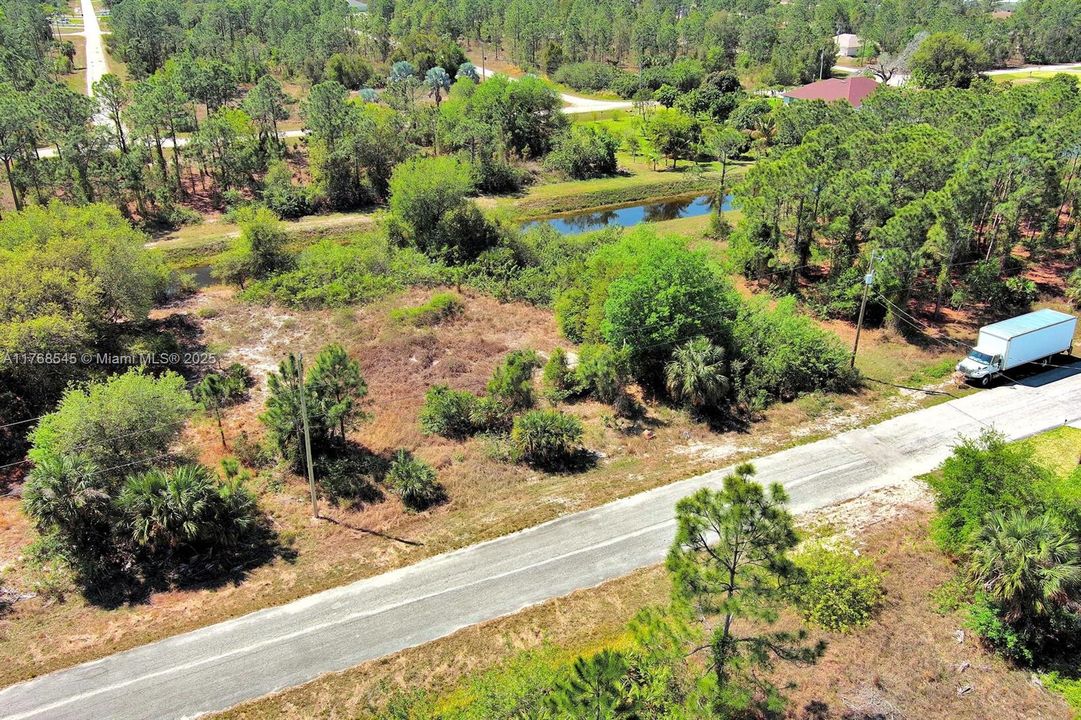 最近售出: $31,000 (0.31 acres)