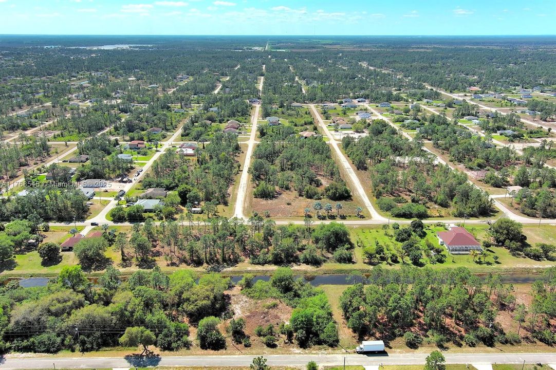 最近售出: $31,000 (0.31 acres)