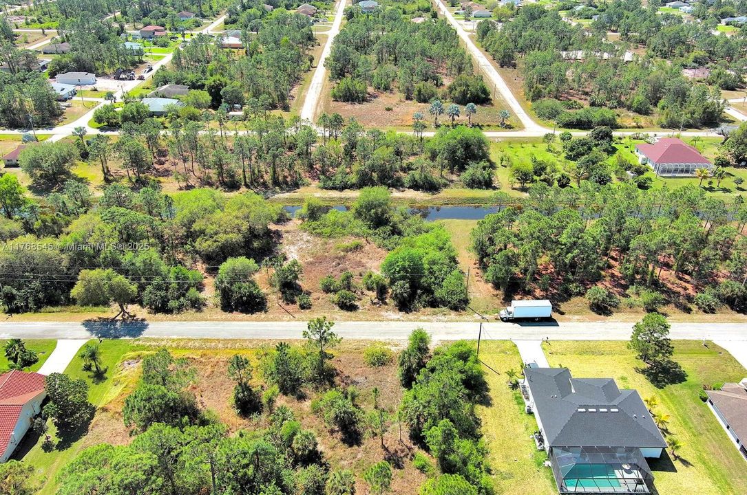 最近售出: $31,000 (0.31 acres)