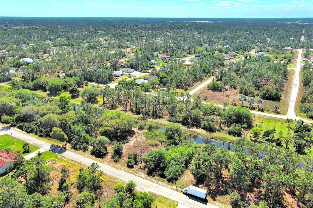 最近售出: $31,000 (0.31 acres)