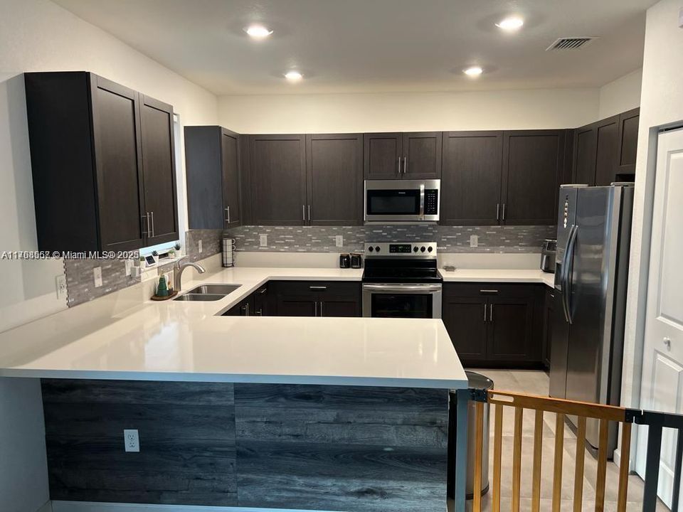 Recently Rented: $3,900 (4 beds, 3 baths, 2412 Square Feet)