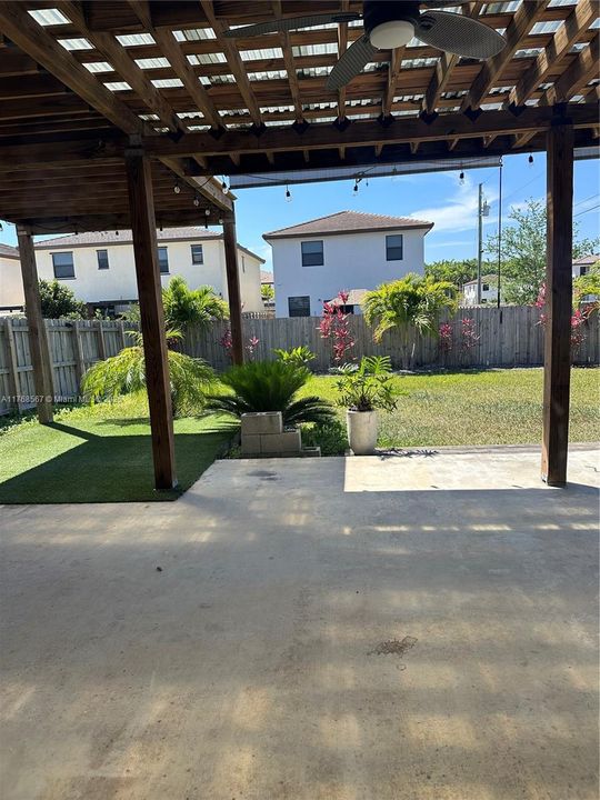 Recently Rented: $3,900 (4 beds, 3 baths, 2412 Square Feet)