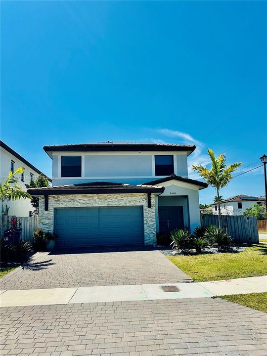 Recently Rented: $3,900 (4 beds, 3 baths, 2412 Square Feet)