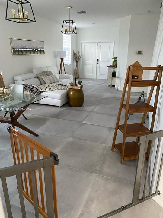 Recently Rented: $3,900 (4 beds, 3 baths, 2412 Square Feet)