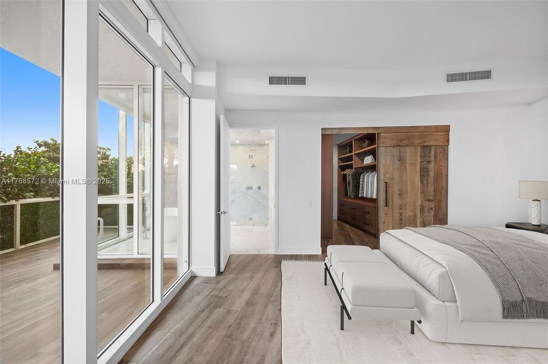 Recently Sold: $2,650,000 (2 beds, 2 baths, 1933 Square Feet)