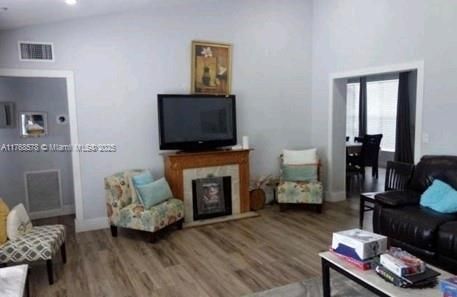 For Sale: $672,500 (4 beds, 4 baths, 2070 Square Feet)