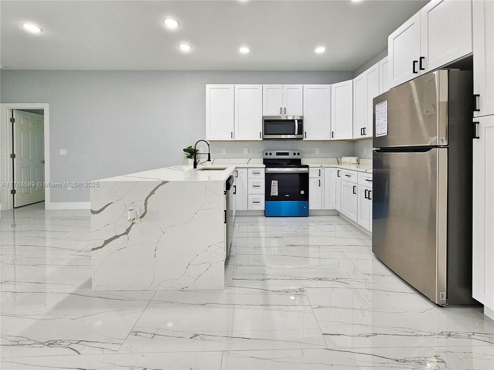 На продажу: $334,900 (3 спален, 2 ванн, 1498 Квадратных фут)