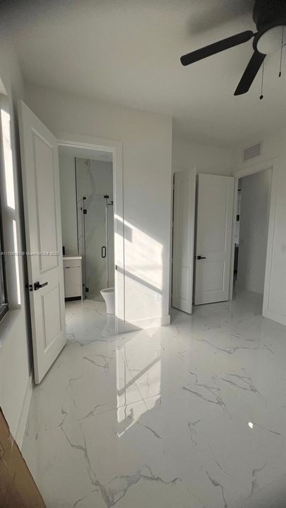 合同活跃: $435,000 (3 贝兹, 3 浴室, 1735 平方英尺)