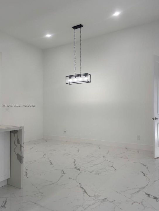 Recently Rented: $2,600 (4 beds, 3 baths, 2016 Square Feet)