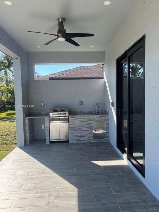 Recently Rented: $2,600 (4 beds, 3 baths, 2016 Square Feet)