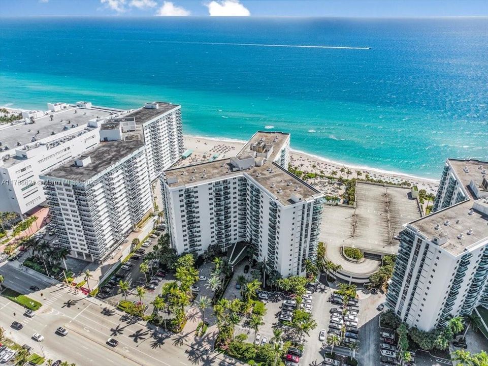 Recently Sold: $437,500 (1 beds, 1 baths, 874 Square Feet)