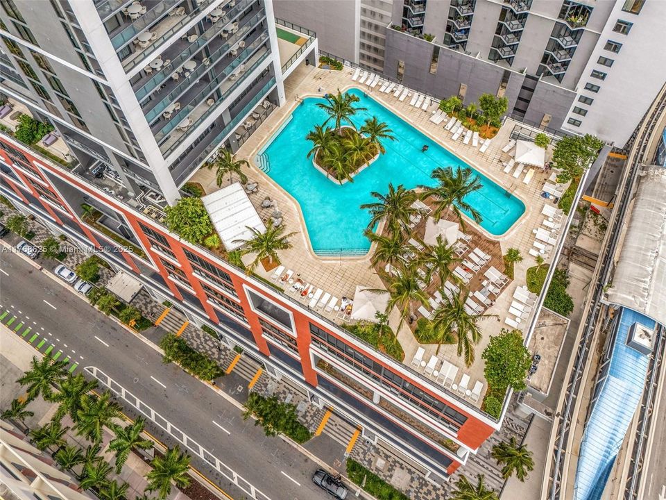 For Rent: $3,700 (1 beds, 1 baths, 679 Square Feet)