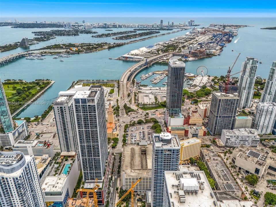 For Rent: $3,700 (1 beds, 1 baths, 679 Square Feet)