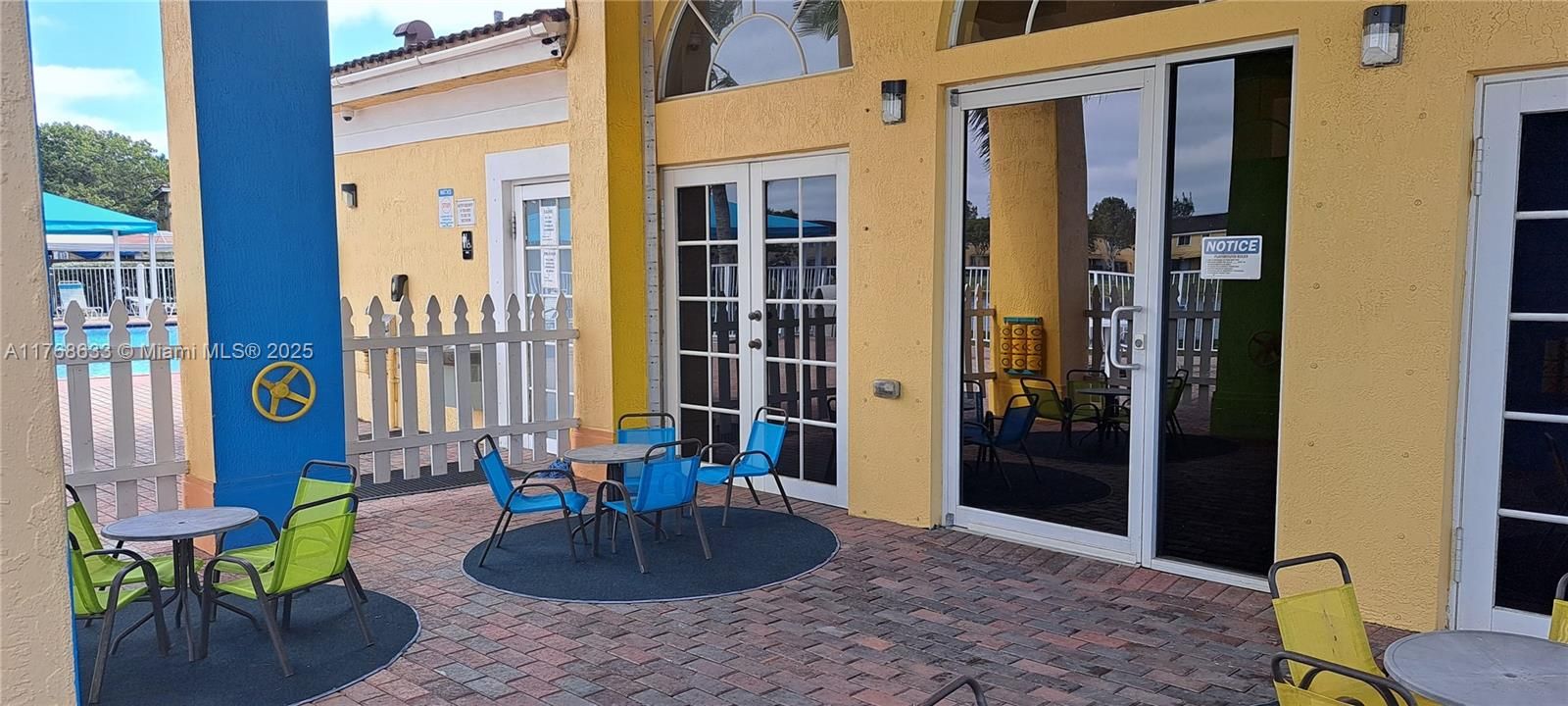 Recently Rented: $1,750 (2 beds, 2 baths, 930 Square Feet)