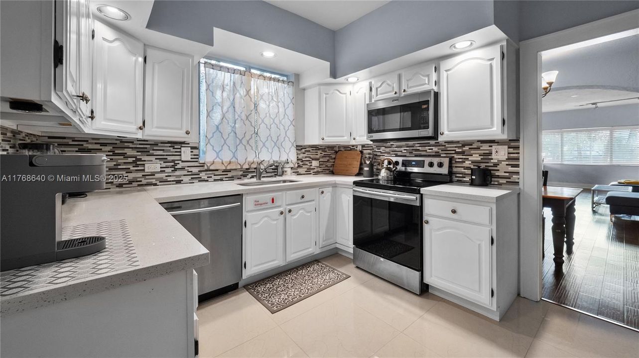 Vendido Recientemente: $999,000 (0 camas, 0 baños, 3161 Pies cuadrados)