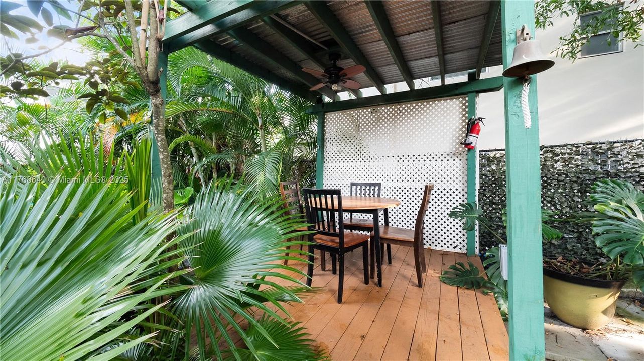 Vendido Recientemente: $999,000 (0 camas, 0 baños, 3161 Pies cuadrados)