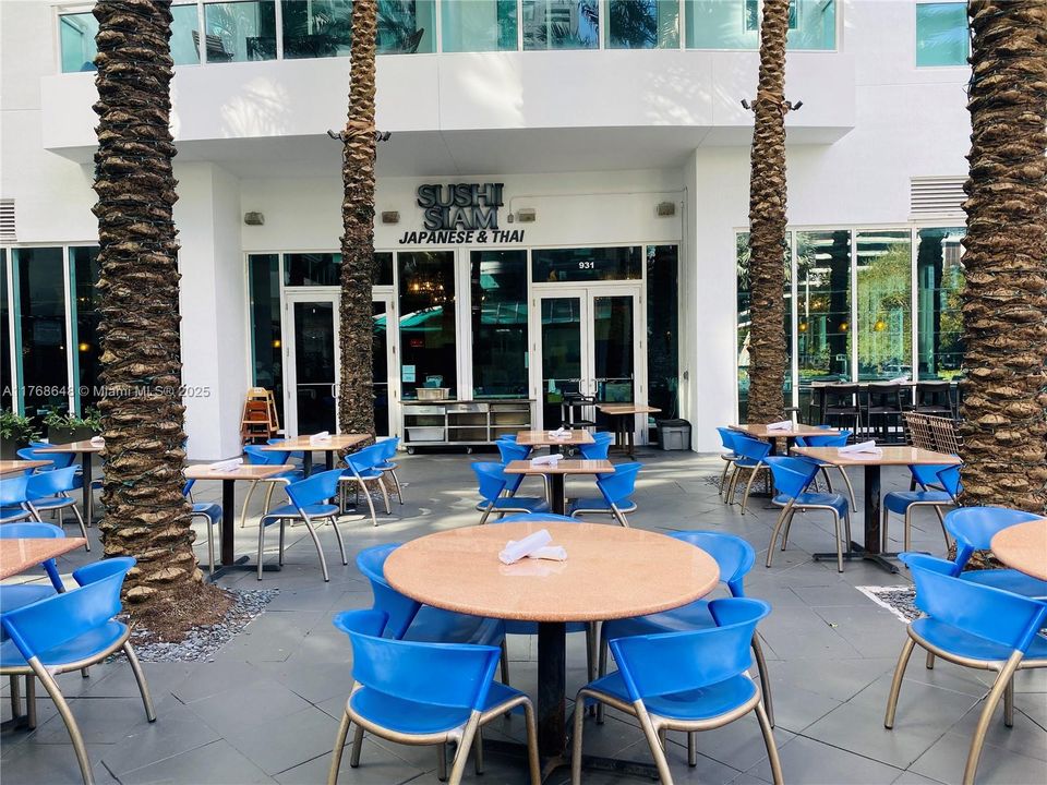 На продажу: $715,000 (2 спален, 2 ванн, 986 Квадратных фут)