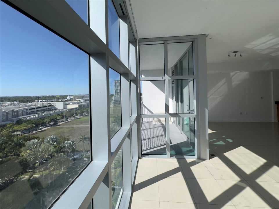 最近租的: $2,599 (0 贝兹, 1 浴室, 632 平方英尺)