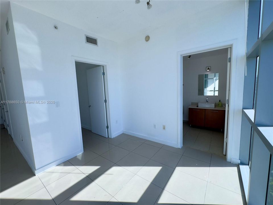 最近租的: $2,599 (0 贝兹, 1 浴室, 632 平方英尺)