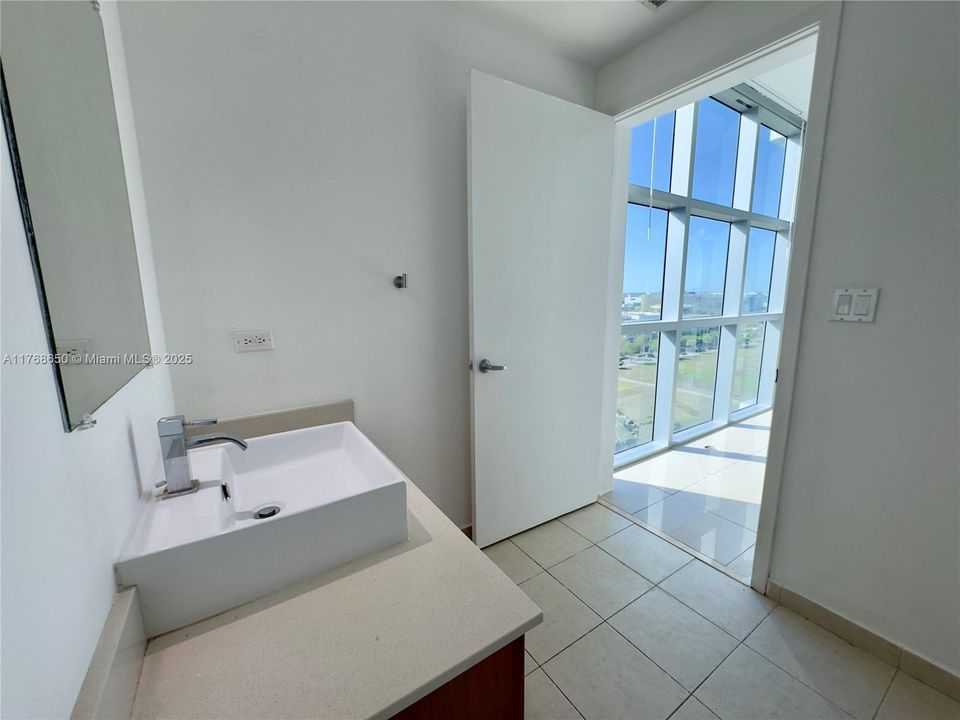 最近租的: $2,599 (0 贝兹, 1 浴室, 632 平方英尺)