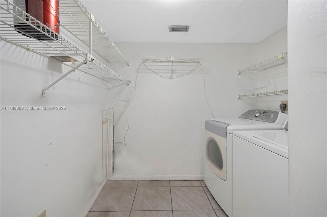 最近售出: $449,900 (3 贝兹, 3 浴室, 1802 平方英尺)