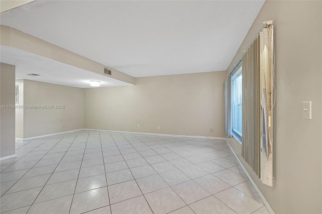 最近售出: $449,900 (3 贝兹, 3 浴室, 1802 平方英尺)