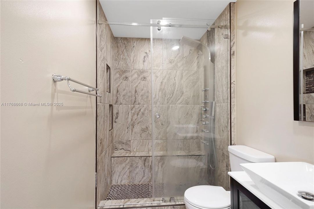 最近售出: $449,900 (3 贝兹, 3 浴室, 1802 平方英尺)