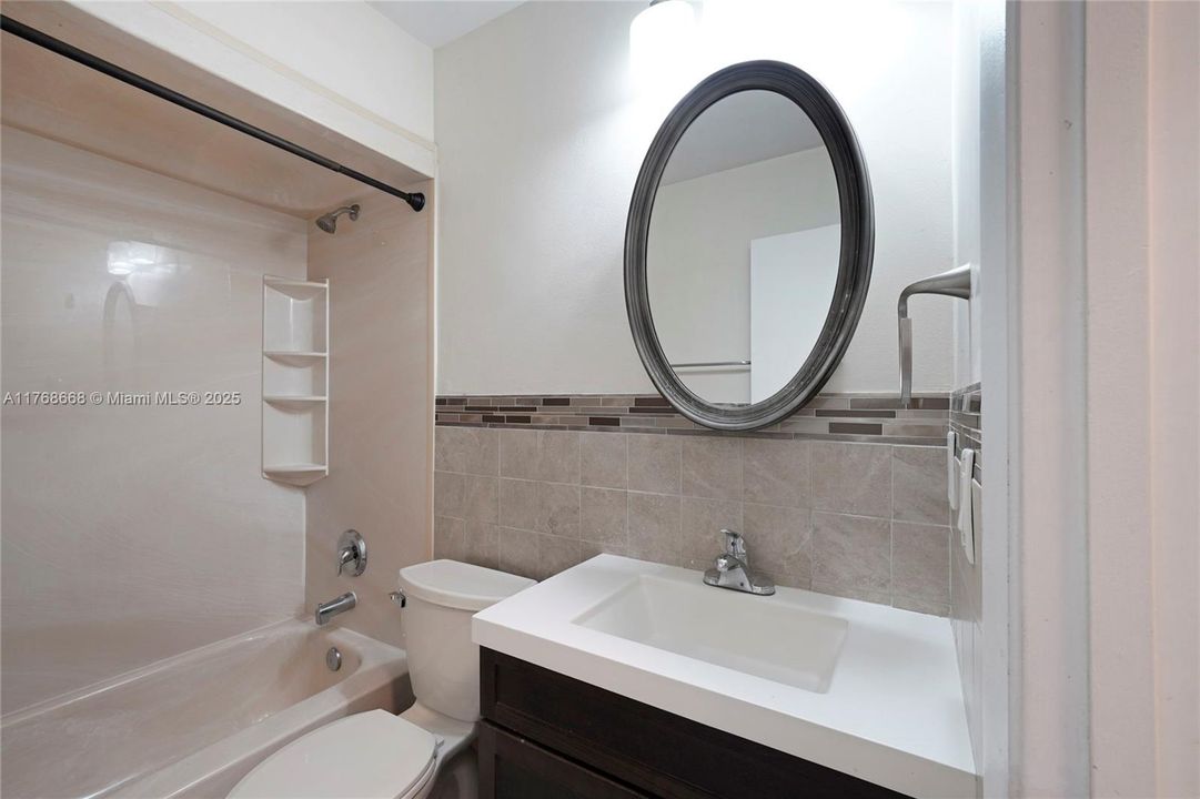 最近售出: $449,900 (3 贝兹, 3 浴室, 1802 平方英尺)