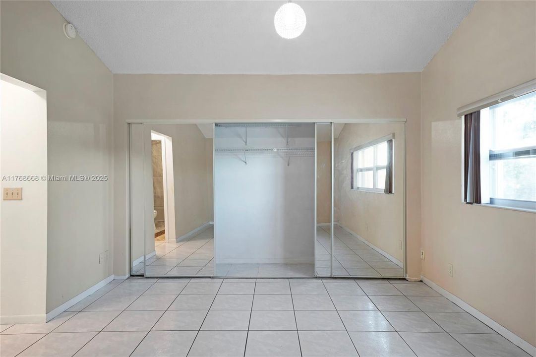 最近售出: $449,900 (3 贝兹, 3 浴室, 1802 平方英尺)