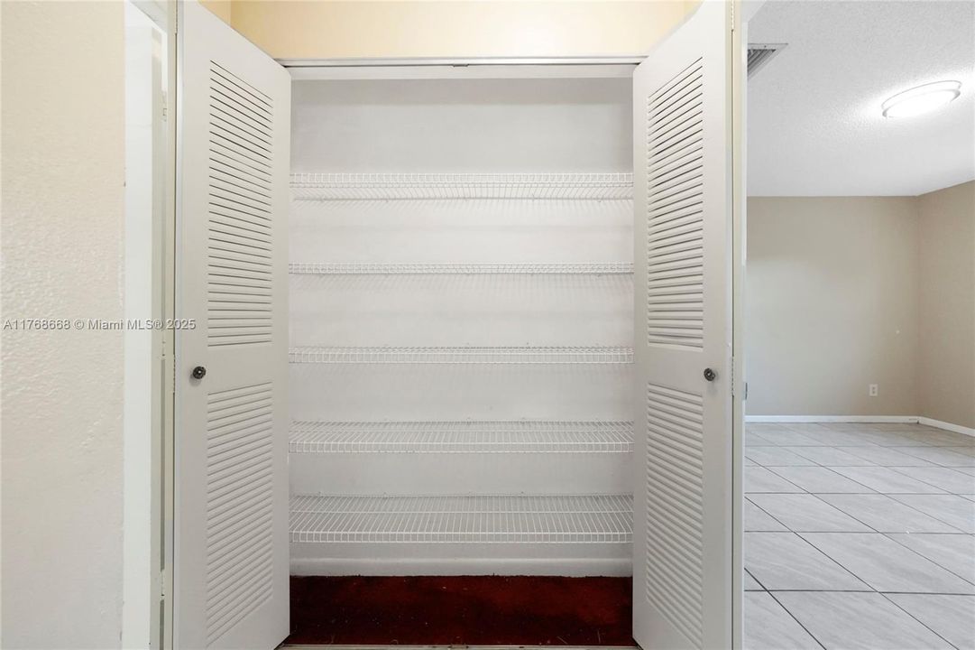 最近售出: $449,900 (3 贝兹, 3 浴室, 1802 平方英尺)