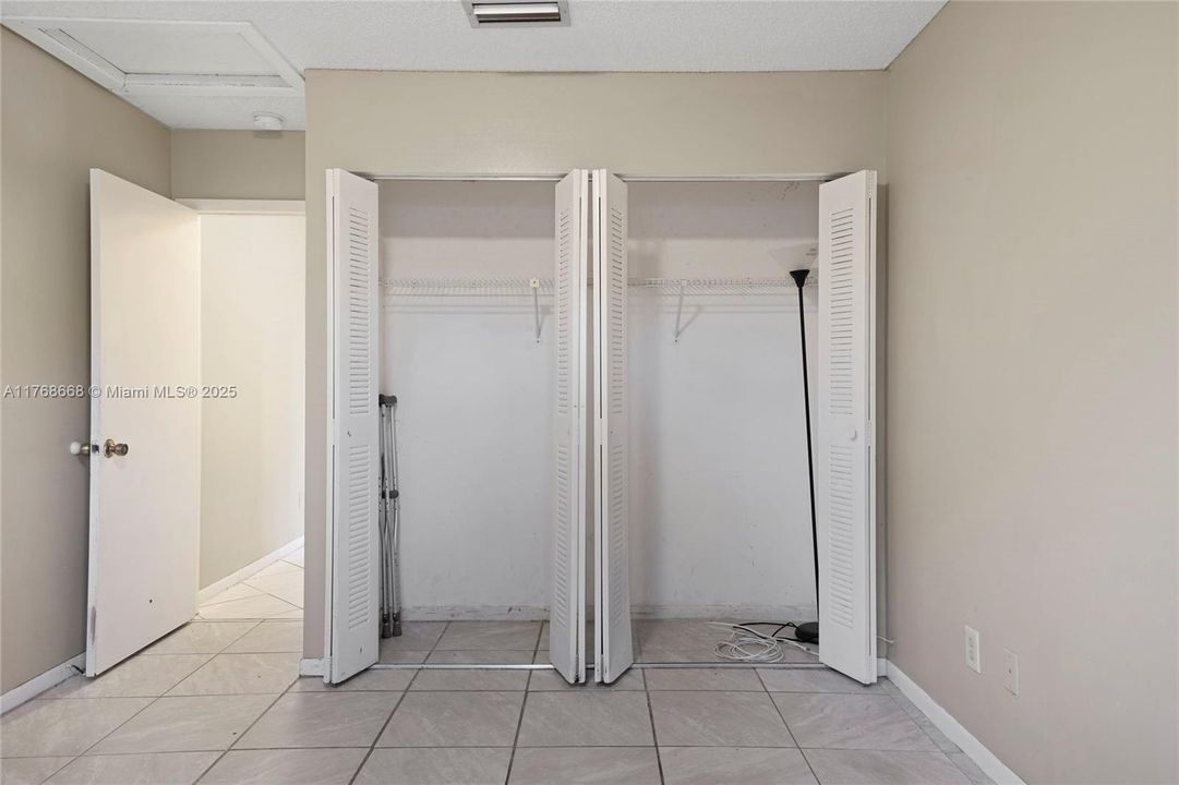 最近售出: $449,900 (3 贝兹, 3 浴室, 1802 平方英尺)