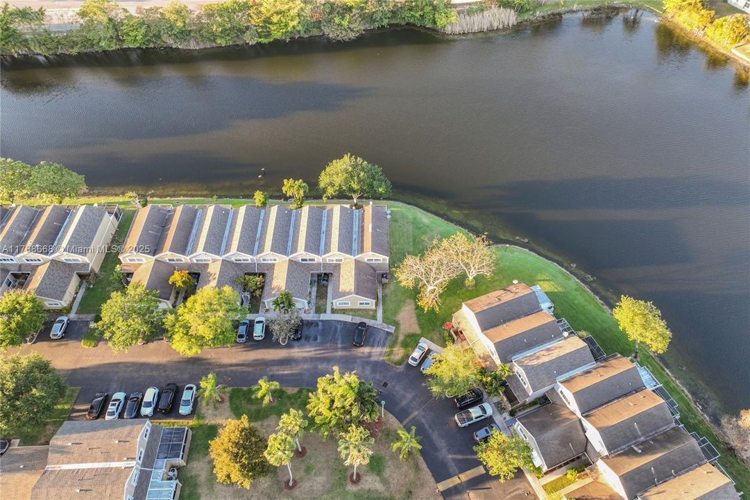 最近售出: $449,900 (3 贝兹, 3 浴室, 1802 平方英尺)